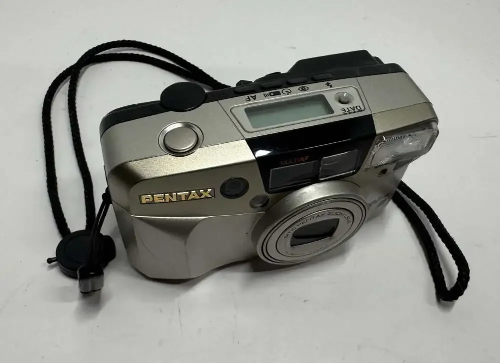 Pentax IQZoom 140M 35mm Camera with SMC Pentax Zoom Lens Read Details
